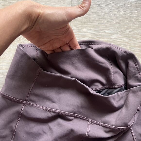 Lululemon In Movement Tight Leggings 25"-Size 8 - Picture 7 of 9